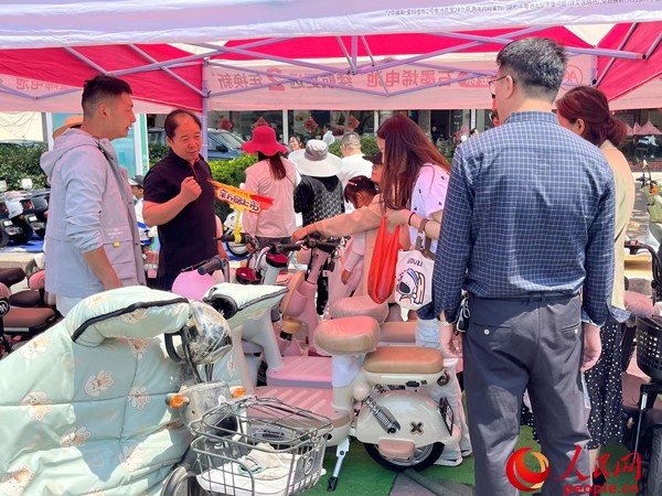 “两新”政策加力扩围 撬动更大规模消费市场